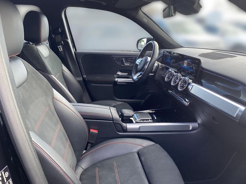 Mercedes-Benz GLB 200d 4M AMG - fotka 19 z 26