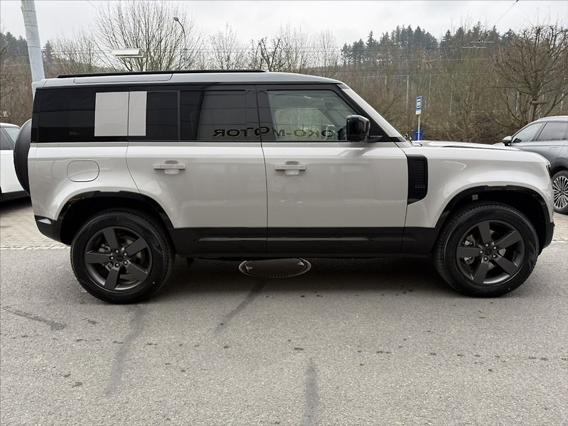 Land Rover Defender 3,0 X-DYNAMIC SE D250 - fotka 6 z 29