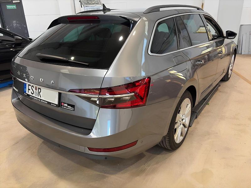 Škoda Superb 2.0TDI DSG 110kW ACC LED DPH - fotka 2 z 4