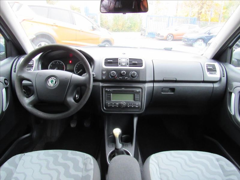 Škoda Fabia 1,6 i 77kW Combi Ambiente - fotka 11 z 26