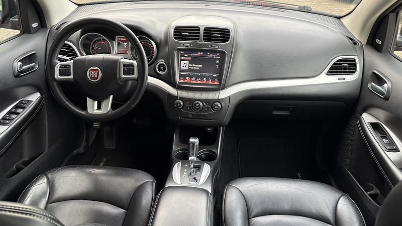 Fiat Freemont 2.0 M-jet 170k Black Code - fotka 11 z 17