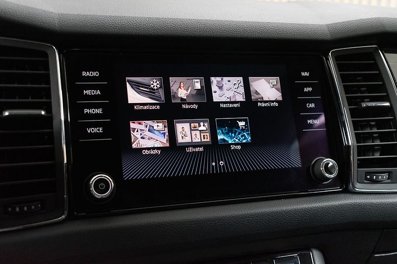 Škoda Kodiaq 2.0 TDI 4x4*STYLE*TAŽNÉ*ČR 1.M - fotka 33 z 49