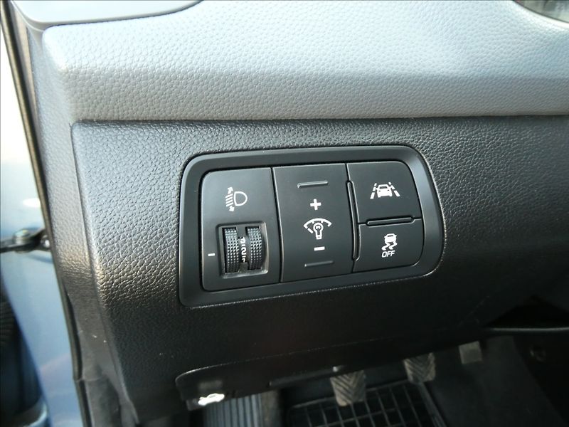 Hyundai i20 1,1 CRDi 1.majitel, webasto - fotka 33 z 43