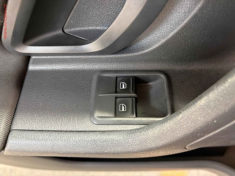 Škoda Fabia (2011) 1.6 TDI, autoAC - fotka 12 z 13