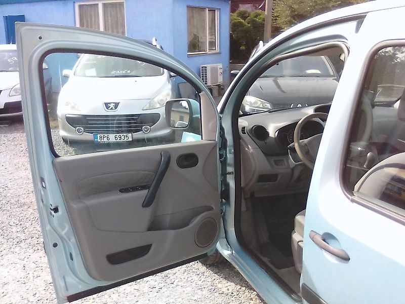 Renault Kangoo (2008) 1.6i 16V, závěs - fotka 16 z 33