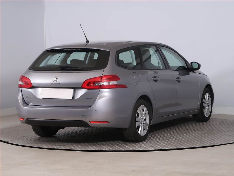 Peugeot 308 (2017) 1.2 PureTech, ČR,1.maj - fotka 5 z 17
