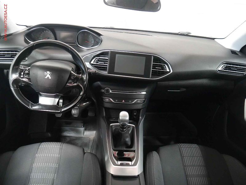 Peugeot 308 (2016) 2.0 HDi, Navigace - fotka 8 z 25