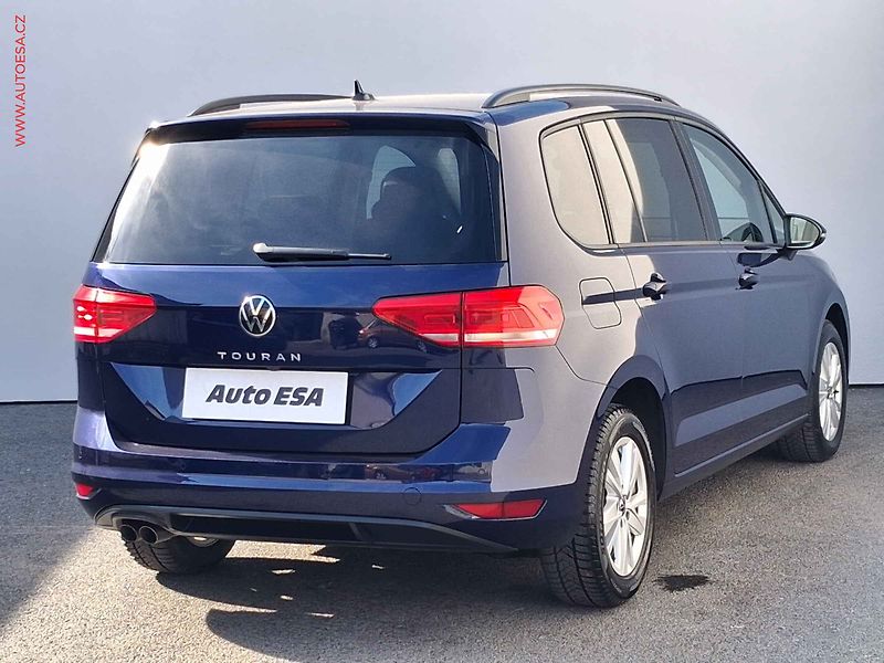 Volkswagen Touran (2024) 2.0 TDi, 2.maj,ČR, DSG, LED - fotka 4 z 20