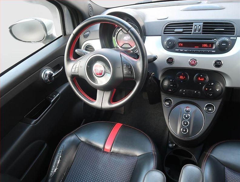 Fiat 500e (2014) 24 kWh, Automat, Tempomat - fotka 7 z 14