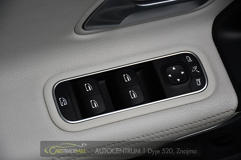 Mercedes-Benz CLA AMG 35 KESSY PANO 4MATIC - fotka 23 z 58