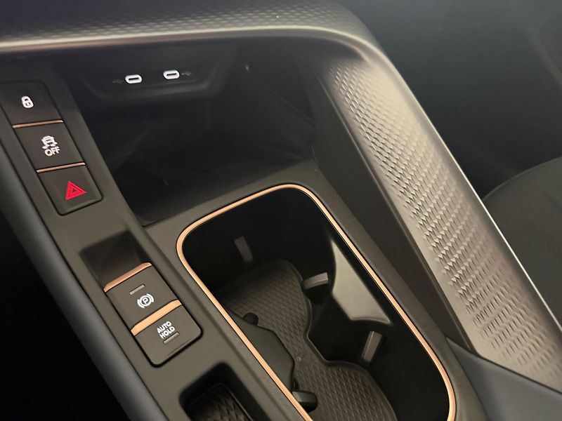 Cupra Terramar (2026) 2.0TSI 150kW 4WD R20 NT ZÁR 5L - fotka 32 z 37