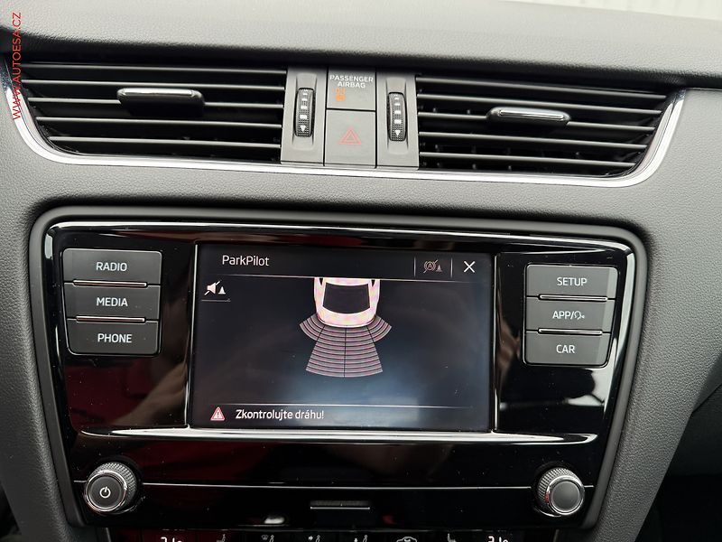 Škoda Octavia (2019) 1.6 TDi, ČR, Ambition - fotka 16 z 17