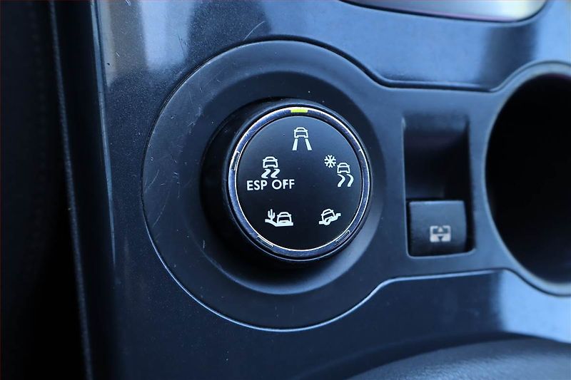 Peugeot 3008 (2009) 1.6 HDi, Tempomat - fotka 17 z 21
