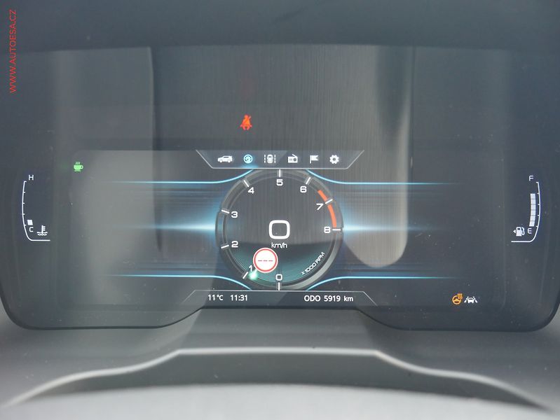 SsangYong Tivoli (2025) 1.5T-GDi, 1.maj,ČR, LED - fotka 11 z 19