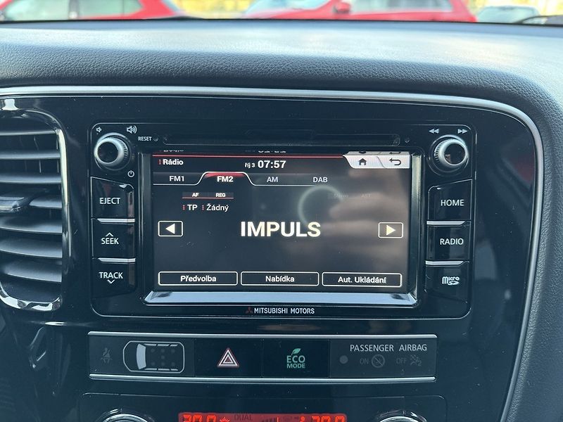 Mitsubishi Outlander (2019) 2.0i Mivec AWD Automat LED - fotka 11 z 48