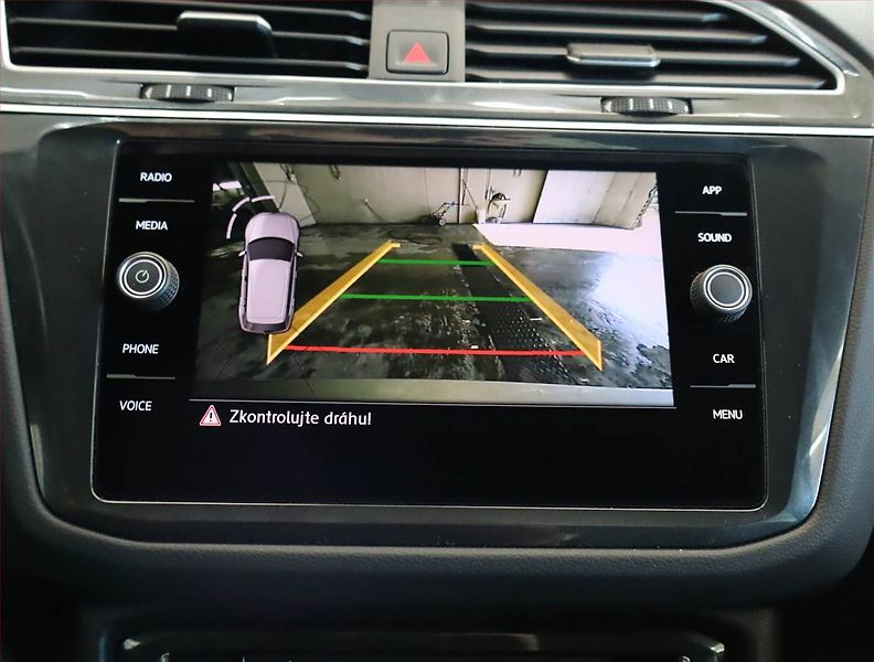 Volkswagen Tiguan (2020) Elegance 2.0 TSI - fotka 21 z 29