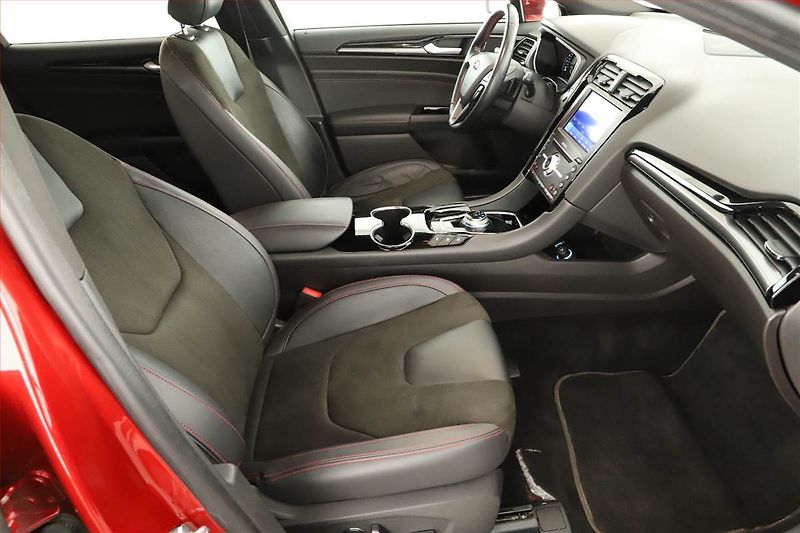 Ford Mondeo (2020) ST-Line 2.0 EcoBlue, 4X4 - fotka 7 z 18