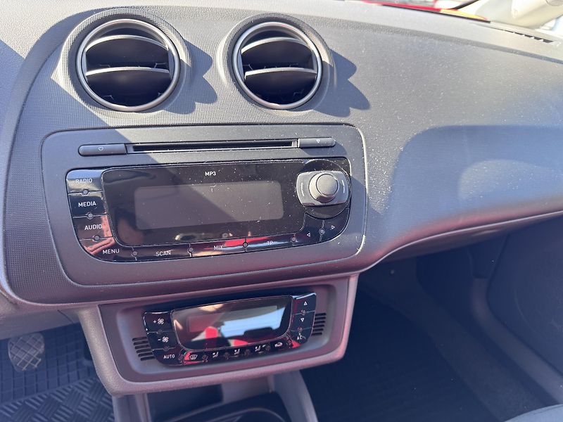 Seat Ibiza 1.4 16V, 171 tis km, 2010 - fotka 11 z 18