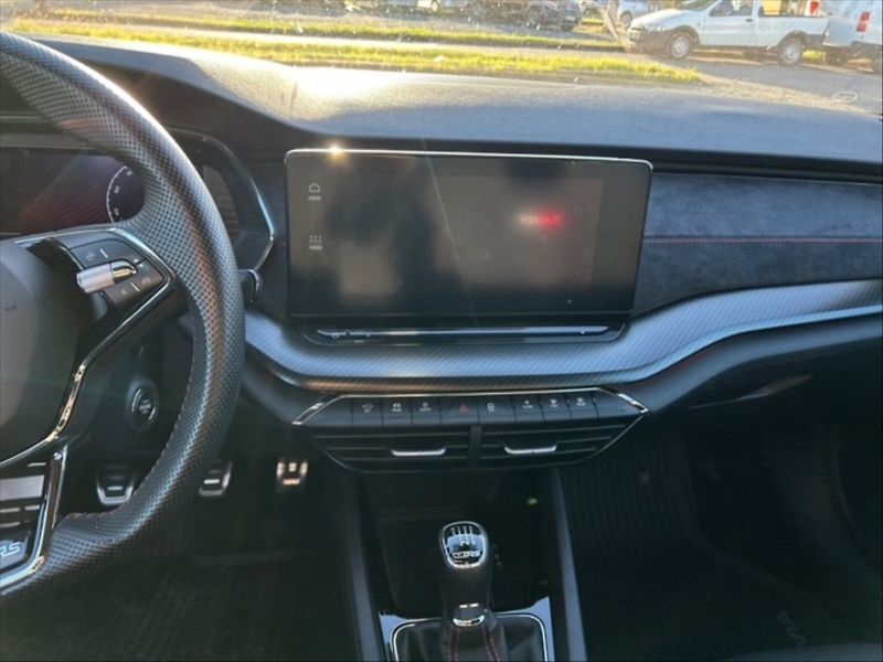 Škoda Octavia 2,0 TSI RS - fotka 10 z 11
