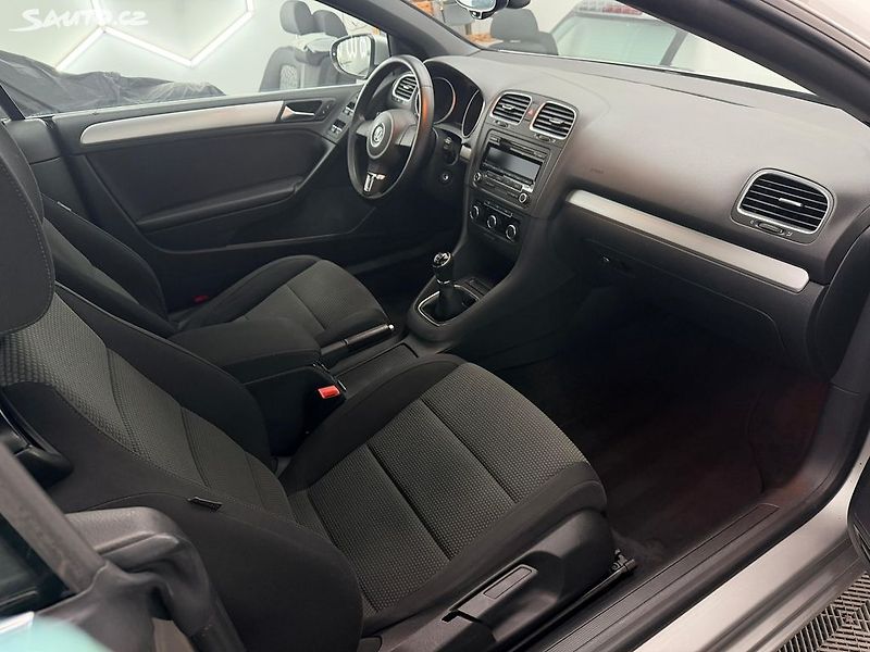 Volkswagen Golf Cabrio 1,4 TSI - fotka 22 z 27