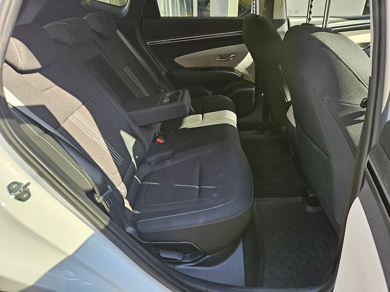 Hyundai Tucson 1,6 T-GDi 110kW, Smart, 1.maj. - fotka 32 z 37