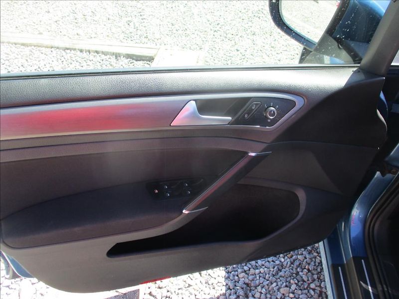 Volkswagen Golf 1,4 TSI,digiklima,xenon,s.kn. - fotka 12 z 41