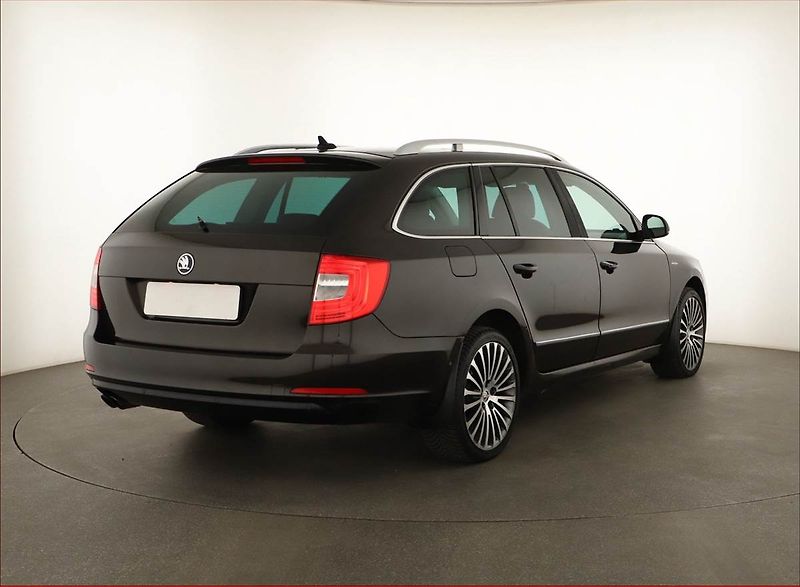 Škoda Superb (2013) Laurin&Klement 2.0 TDI, 4X4 - fotka 5 z 20