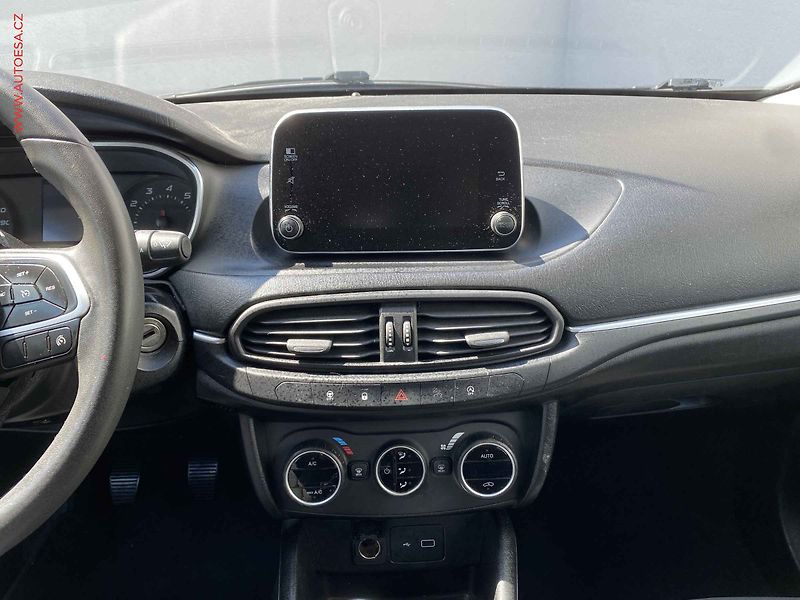 Fiat Tipo (2019) 1.4i, Lounge, navi, kamera - fotka 12 z 16