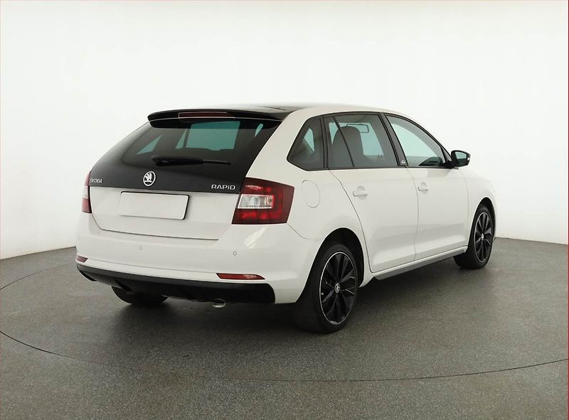Škoda Rapid (2015) Spaceback 1.4 TDI, Xenony - fotka 5 z 20