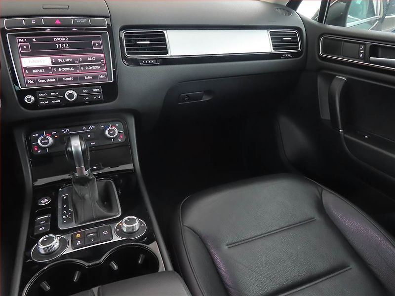 Volkswagen Touareg (2016) 3.0 TDI - fotka 8 z 21
