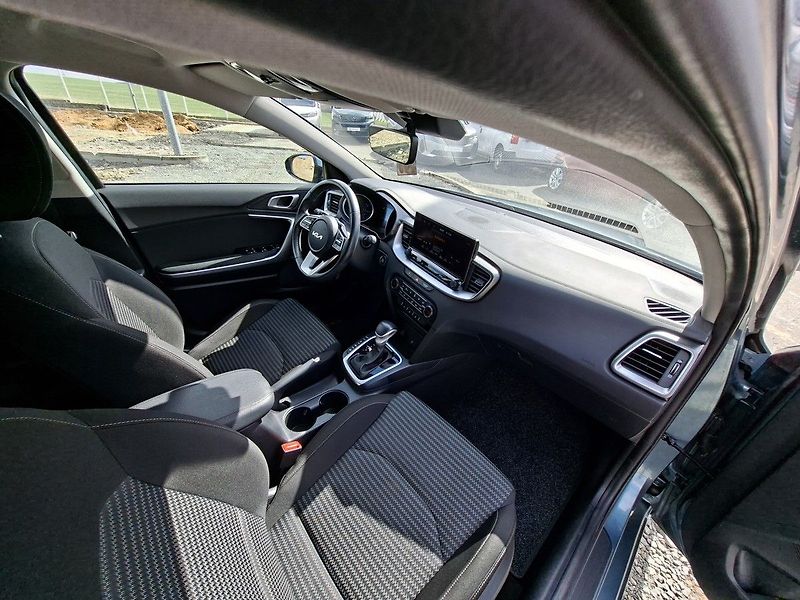 Kia Ceed SW 1.5 T-GDI 117kW 7DCT - fotka 14 z 25