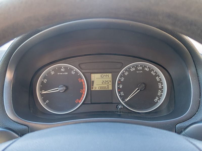 Škoda Fabia (2007) 1.2HTP 44KW – PO SERVISU - fotka 14 z 34