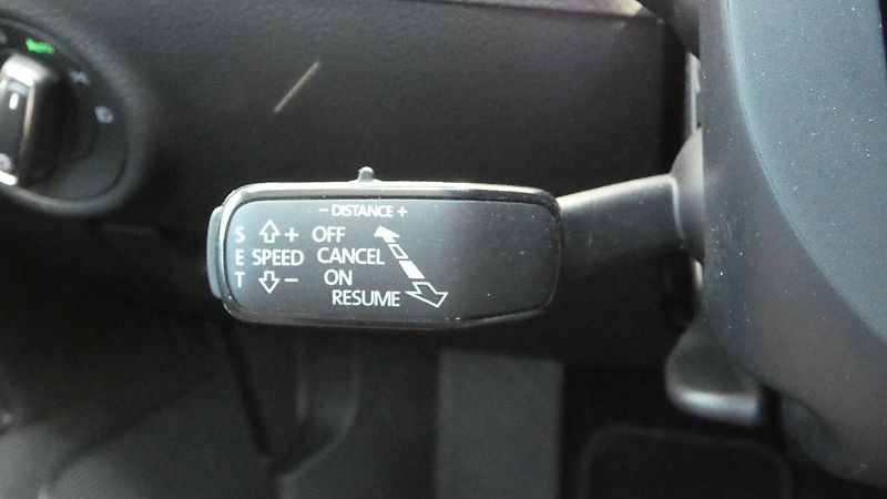 Škoda Superb 2,0 TDI DSG Style - fotka 11 z 26