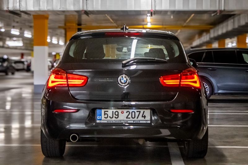 BMW Řada 1 d 2017 RWD MT/6 110kW - fotka 6 z 38