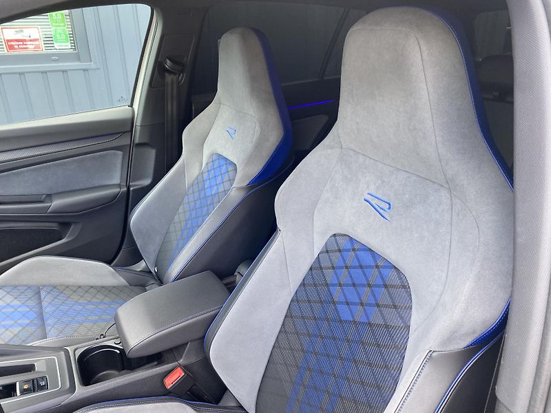 Volkswagen Golf 2.0 TSI 235kW-R-PERFORMANCE - fotka 16 z 41