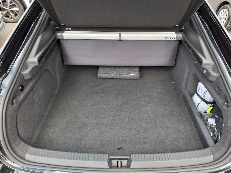 Škoda Superb (2025) iV SportLine DSG 1,5TSi 150kW - fotka 8 z 35