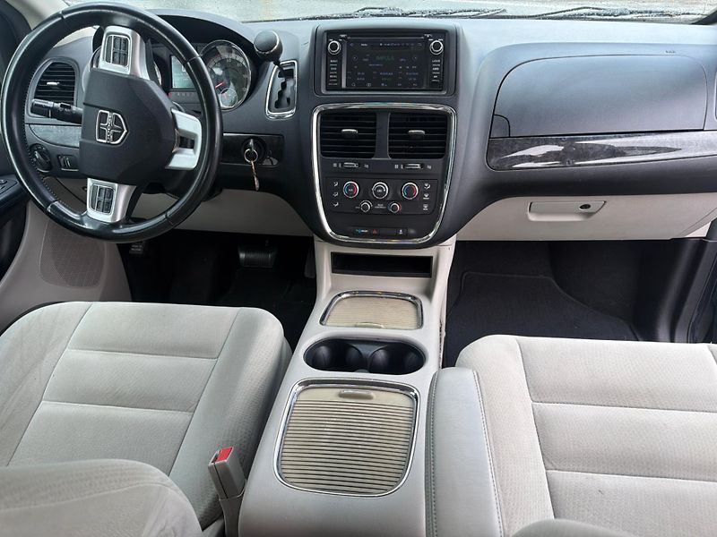 Dodge Grand Caravan (2014) 3,6 SXT Crew RT 2014 - fotka 10 z 19