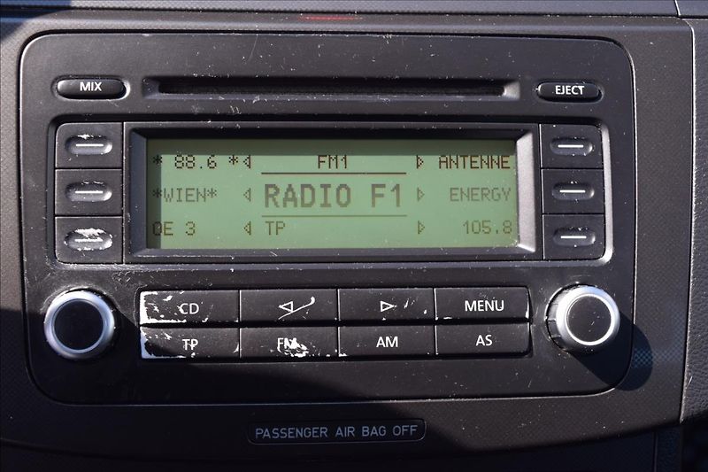 Volkswagen Passat 1,9 TDI 77KW KLIMA 1XMAJITEL - fotka 40 z 46