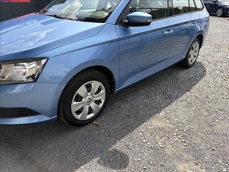 Škoda Fabia 1,2 TSi  Serviska,Senzory,AC - fotka 37 z 42