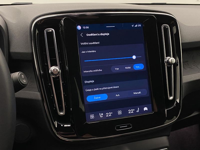 Volvo XC40 PURE ELECTRIC RECHARGE CORE  - fotka 44 z 49