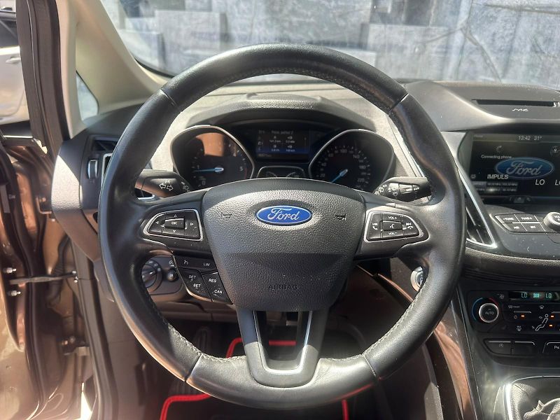 Ford Grand C-MAX (2016) 2.0TDCi, 110KW, TITANIUM - fotka 17 z 23