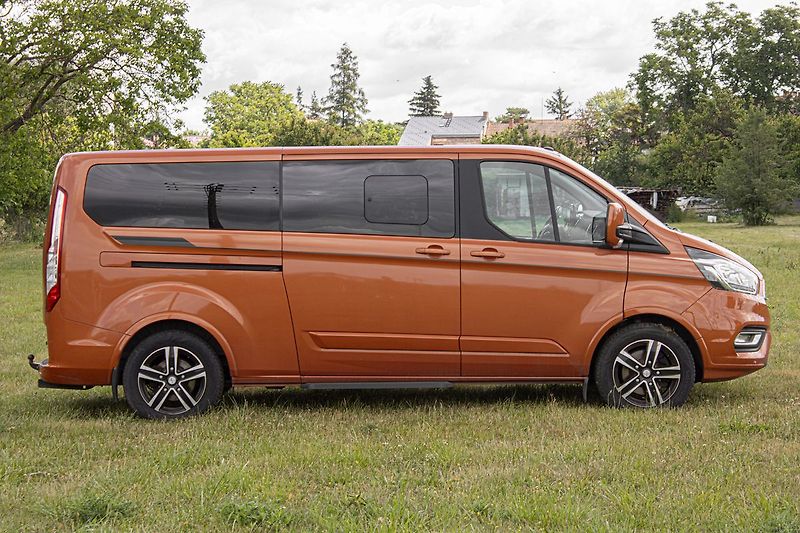 Ford Tourneo Custom - fotka 4 z 30