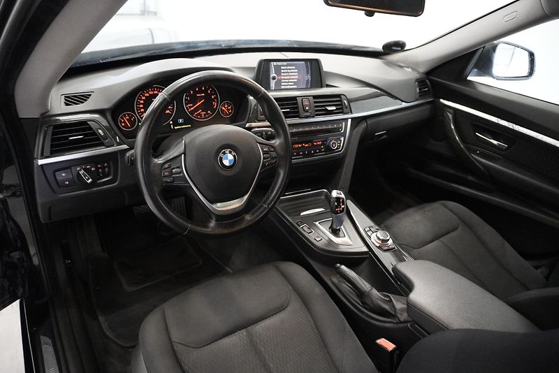 BMW Řada 3 320i LUXURY LINE AUTOMAT - fotka 14 z 35