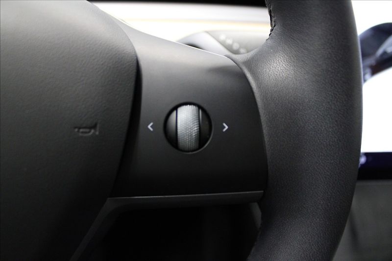 Tesla Model 3 0,0 Standard plus zánovní - fotka 18 z 26