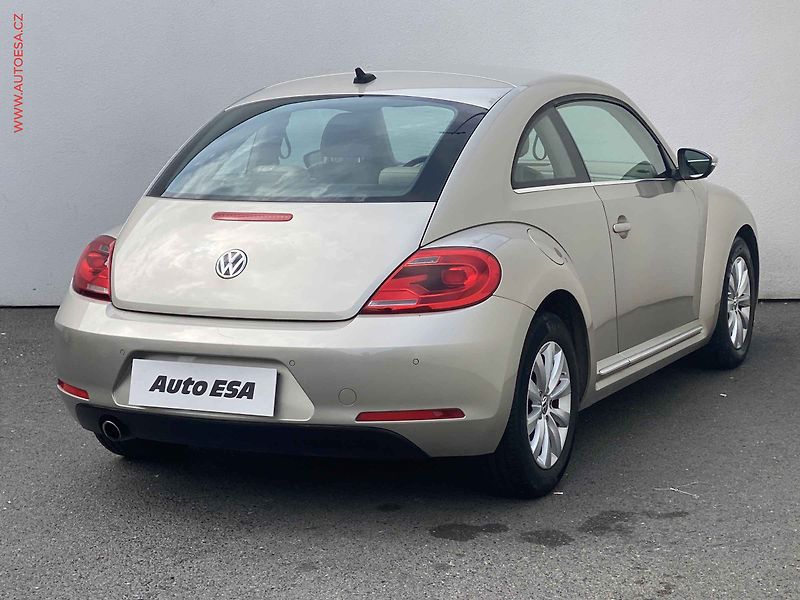 Volkswagen Beetle (2013) 1.2 TSi, Bixen, kůže, navi - fotka 4 z 15