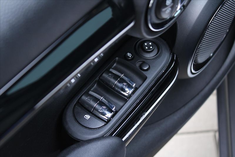 Mini Cooper S 2.0i 131kW NAVIGACE ČR - fotka 22 z 23
