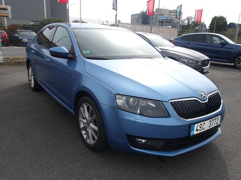 Škoda Octavia 1,6TDi 81kW DSG ! ČR !  KRASAV - fotka 3 z 33