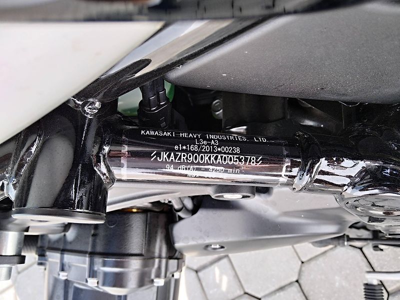 Kawasaki Z900RS - fotka 8 z 10