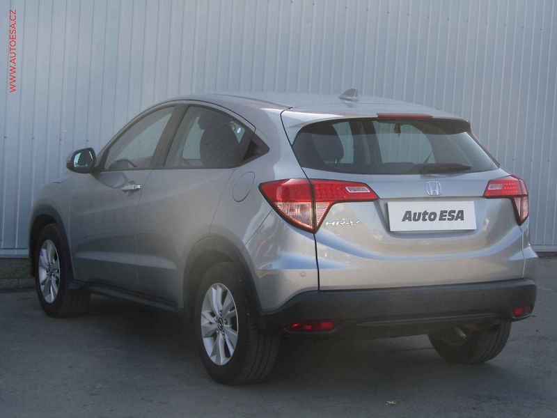 Honda HR-V (2018) 1.5 i-VTEC, Elegance - fotka 6 z 18