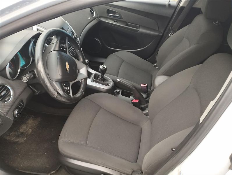 Chevrolet Cruze 1,7 96 KW - fotka 8 z 17